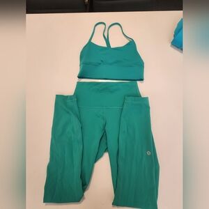 Lululemon KELLY GREEN Size 4 Sports Bra and Leggings Set